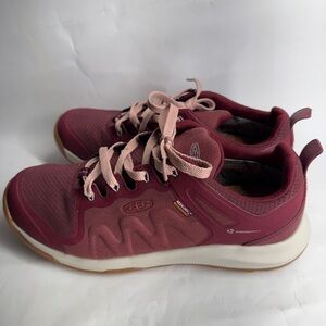 Keen Explore Womens Size 10 Maroon Waterproof Outdoor Hiking Shoes Sneakers